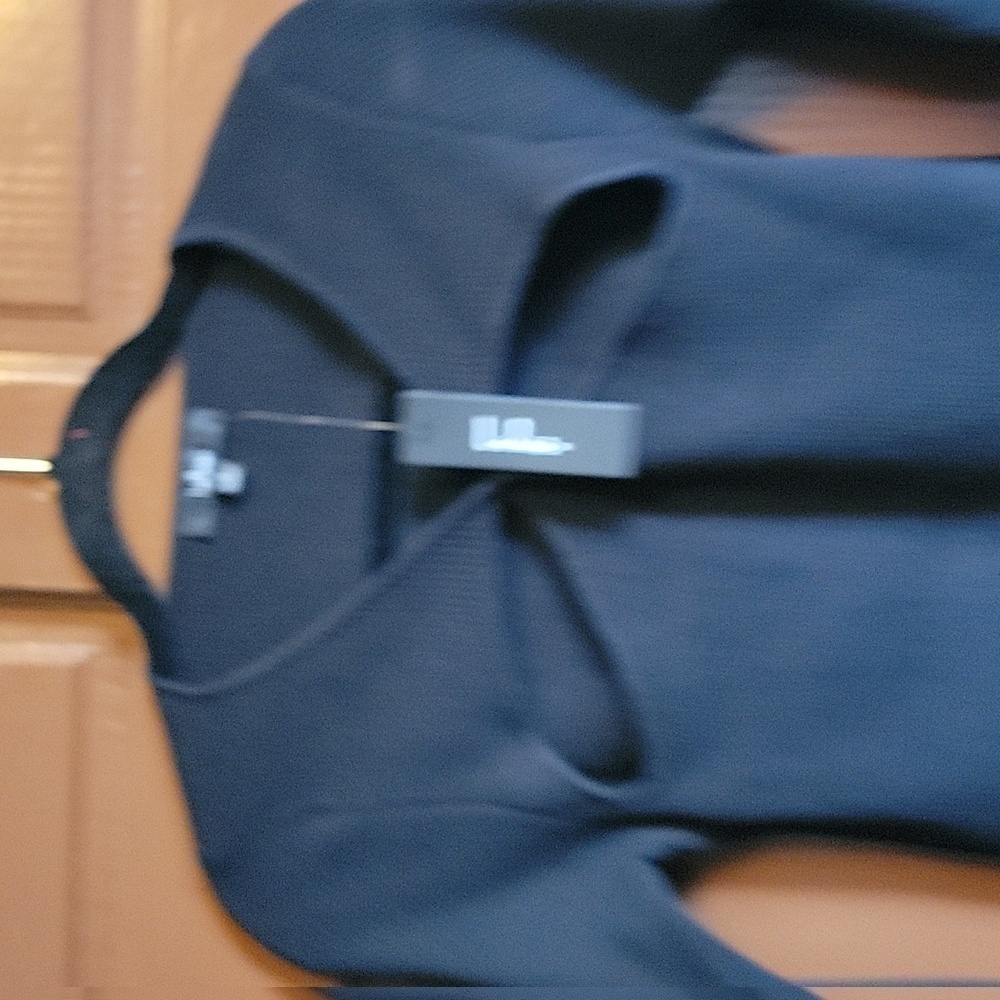 Lulus-Blk. stretchy ribbed long sleeved cut out sweater L. NWT. - Picture 3 of 8